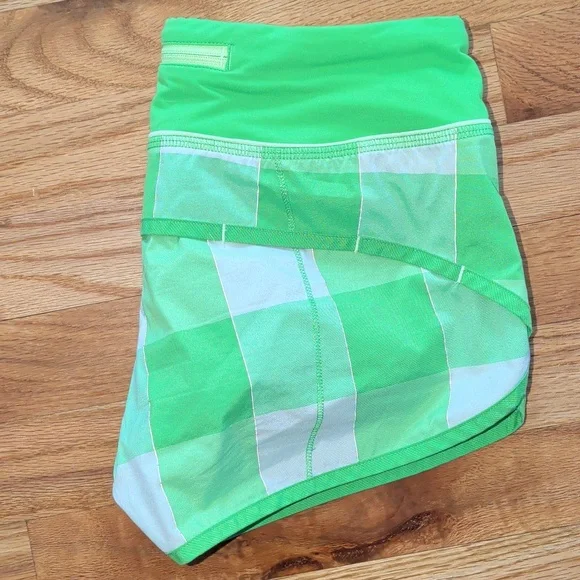 Lululemon Frond Green Gingham Speed Shorts 2 - Picture 1 of 7